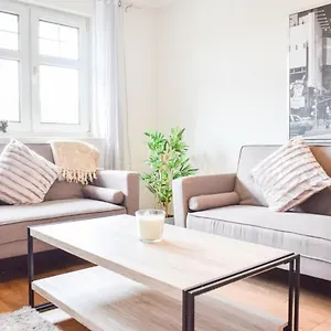 Centre 2 Bedroom Apartment Edinburgh